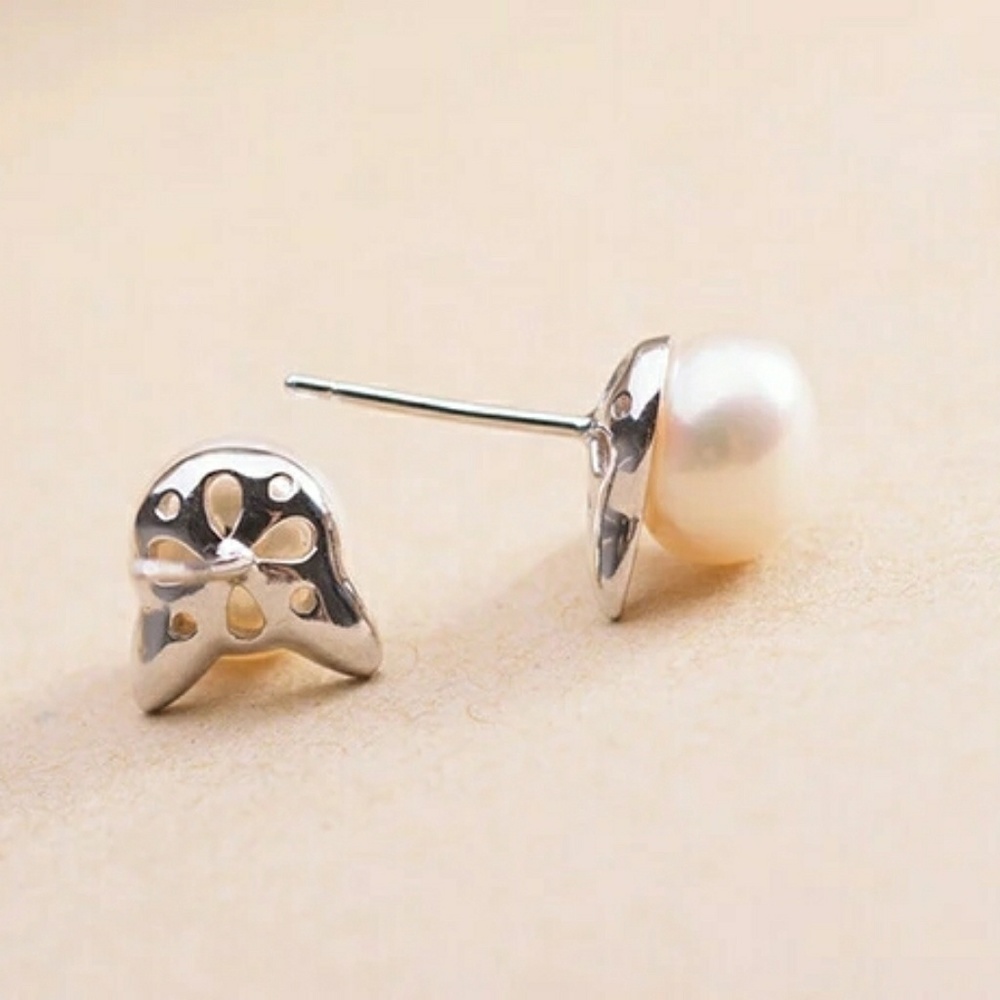 Pearl Cat Earrings - Picture 4 of 4